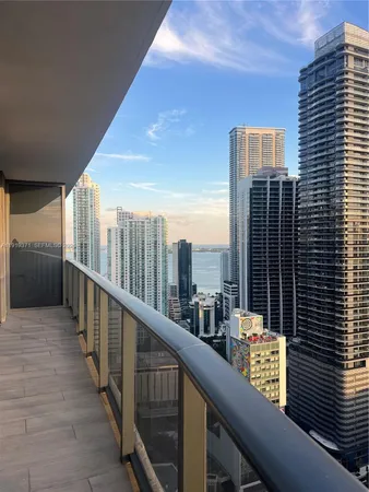$5,350 | 55 Southwest 9th Street, Unit 3406, Miami, FL 33130