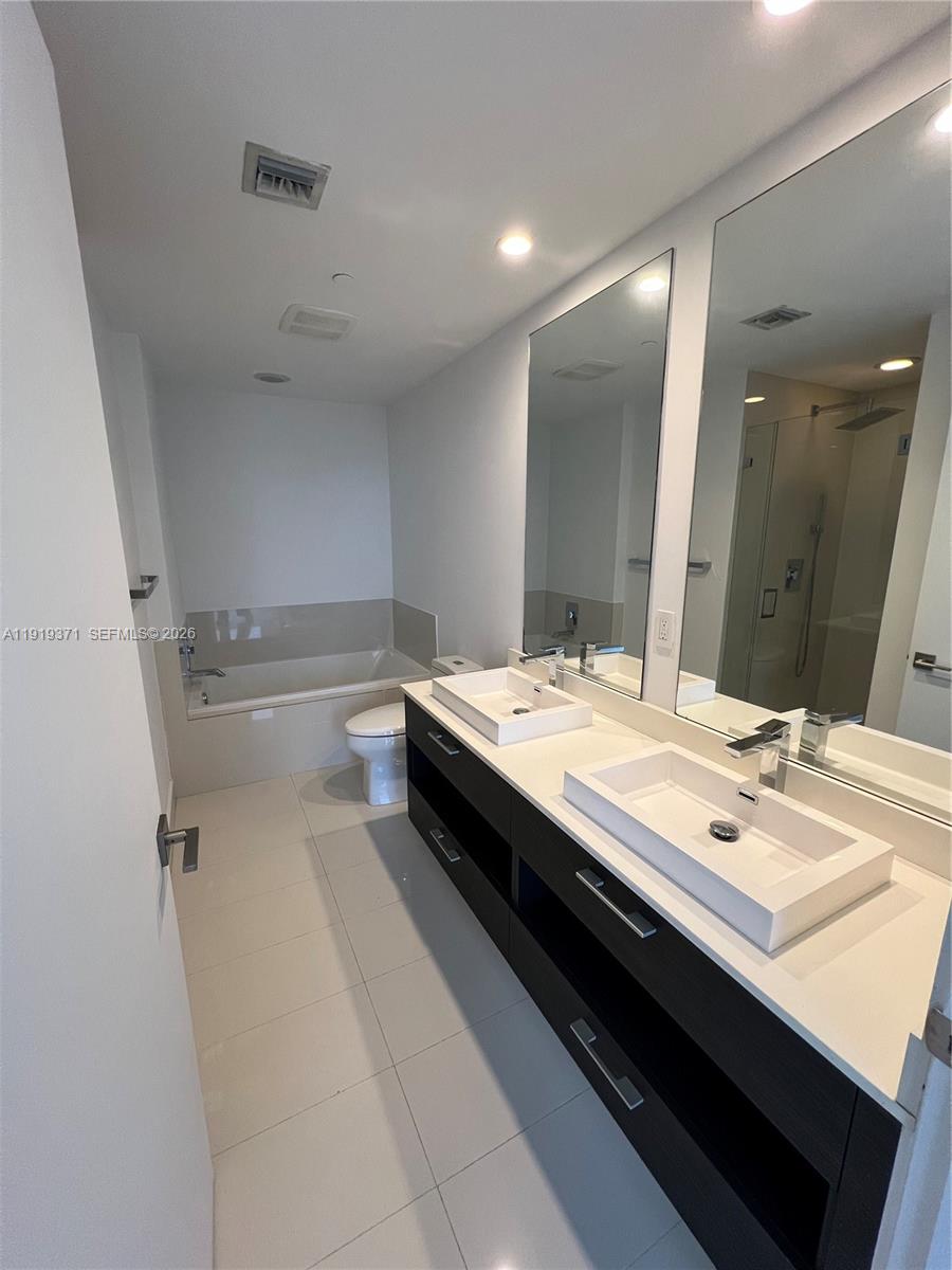 55 Southwest 9th Street, Unit 3406 Miami, FL 33130 - Photo 13 of 15