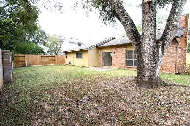 $2,200 | 2731 Colony Drive, Sugar Land, TX 77479