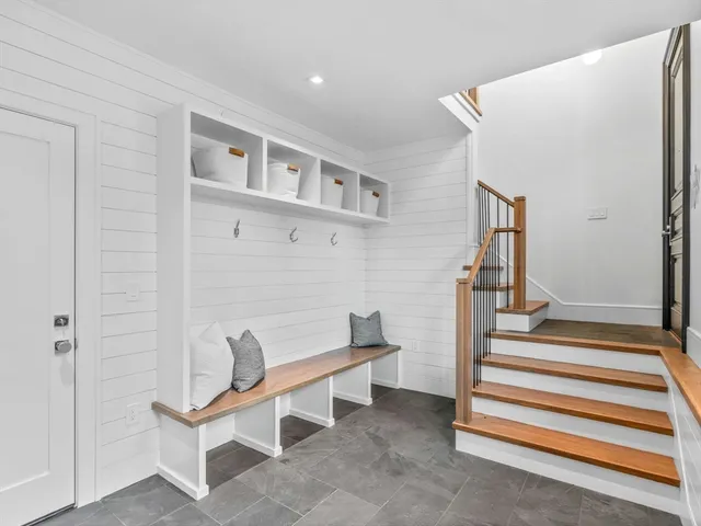 a view of entryway with furniture