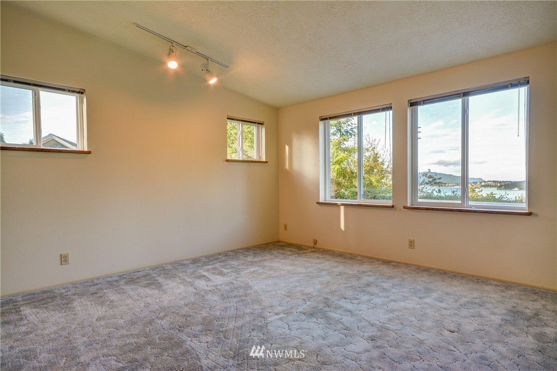 3859 Biz Point Road Anacortes, WA 98221 - Photo 11 of 25 Gallery Image 11
