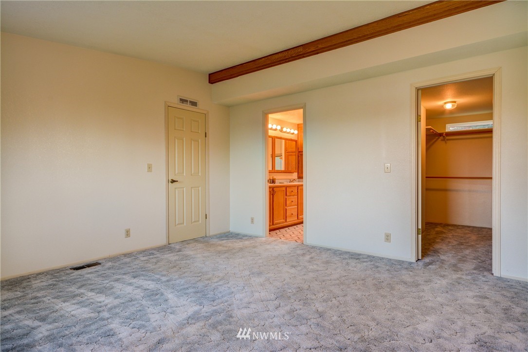 3859 Biz Point Road Anacortes, WA 98221 - Photo 13 of 25 Gallery Image 13