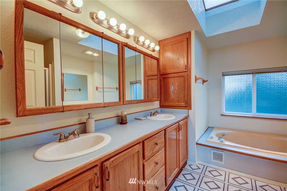 3859 Biz Point Road Anacortes, WA 98221 - Photo 16 of 25 Gallery Image 16