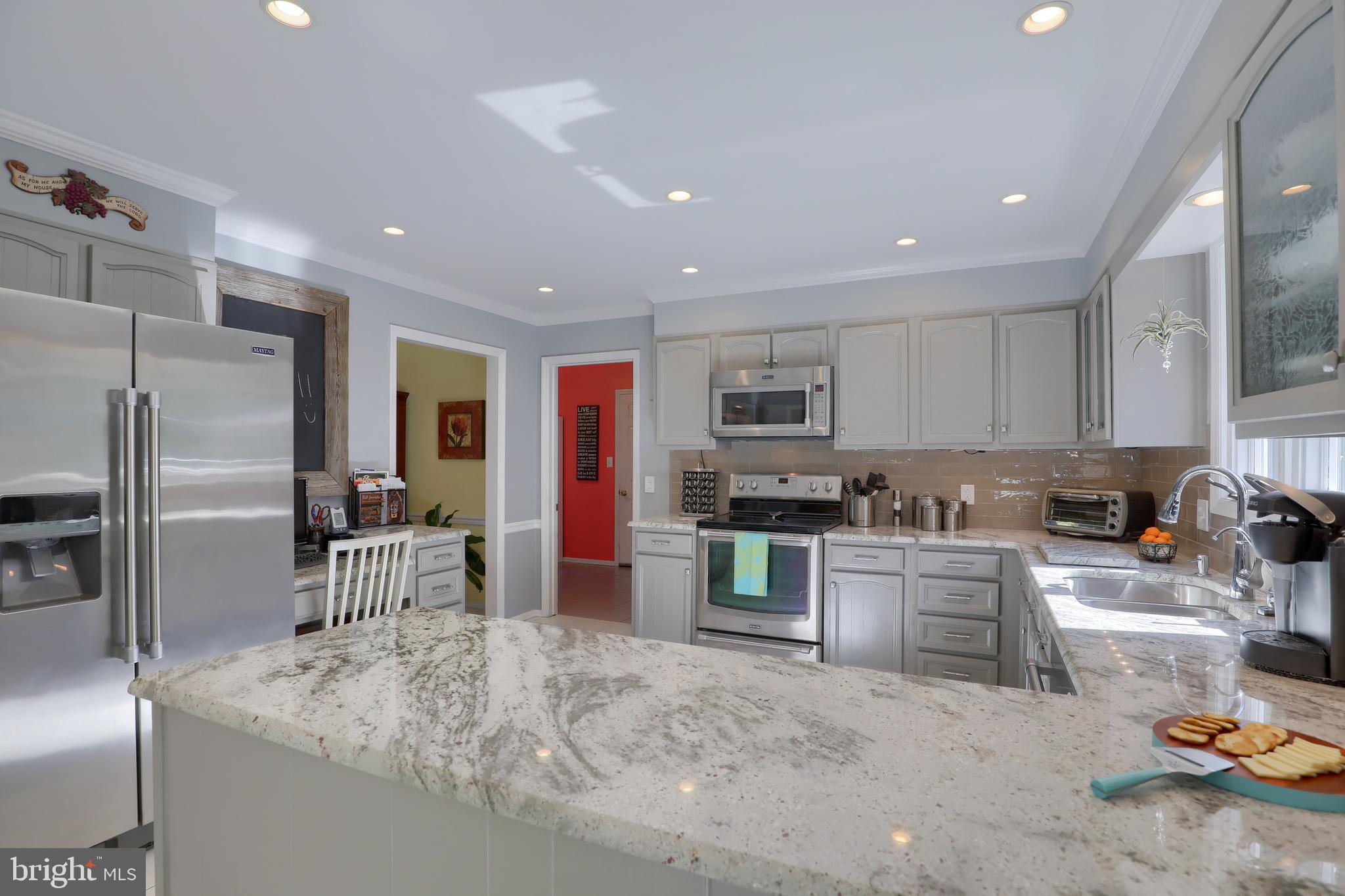 2572 Woodview Drive Lancaster, PA 17601 - Photo 4 of 71 Gallery Image 4