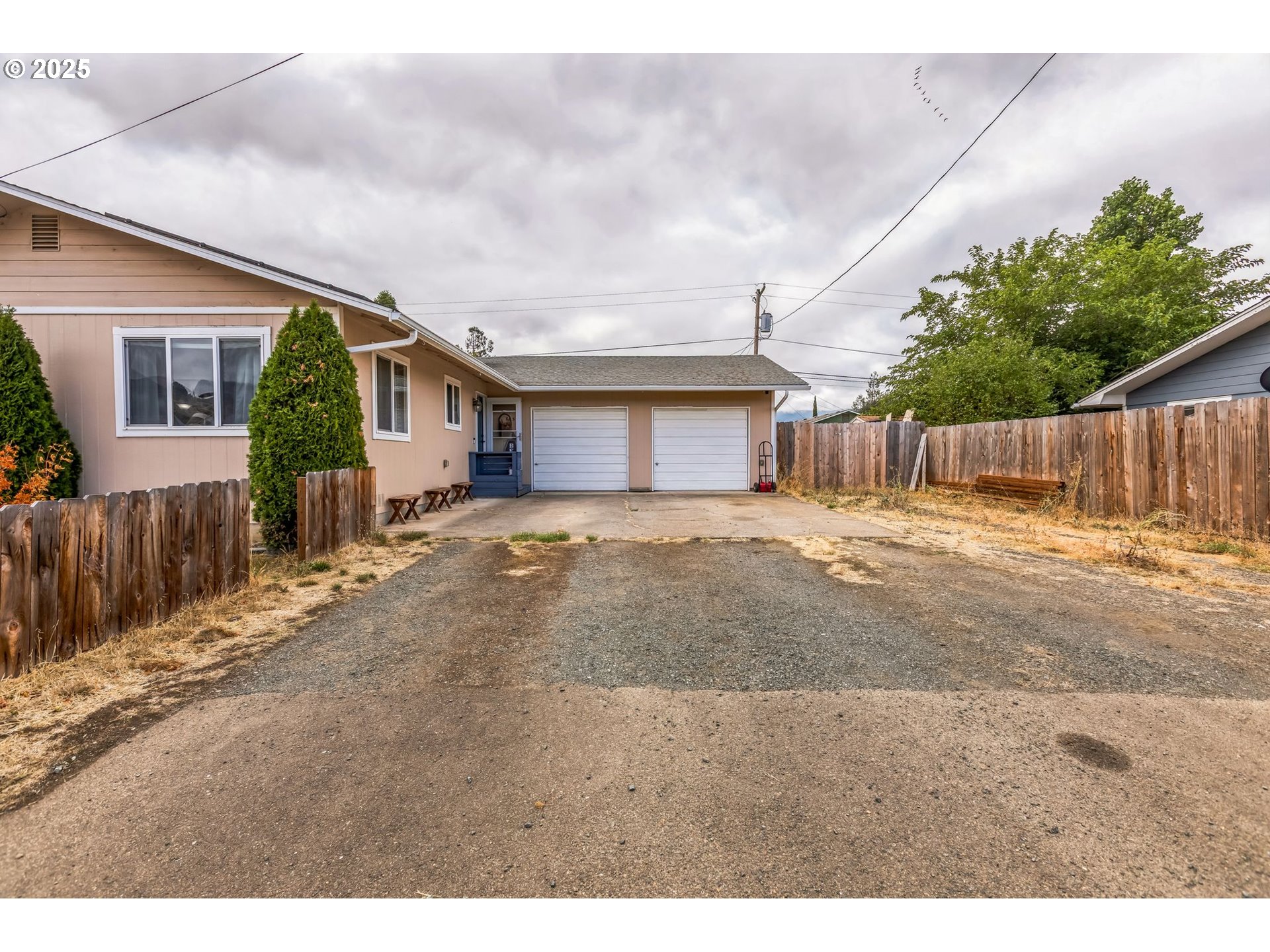 663 East 4th Avenue Riddle, OR 97469 - Photo 7 of 40