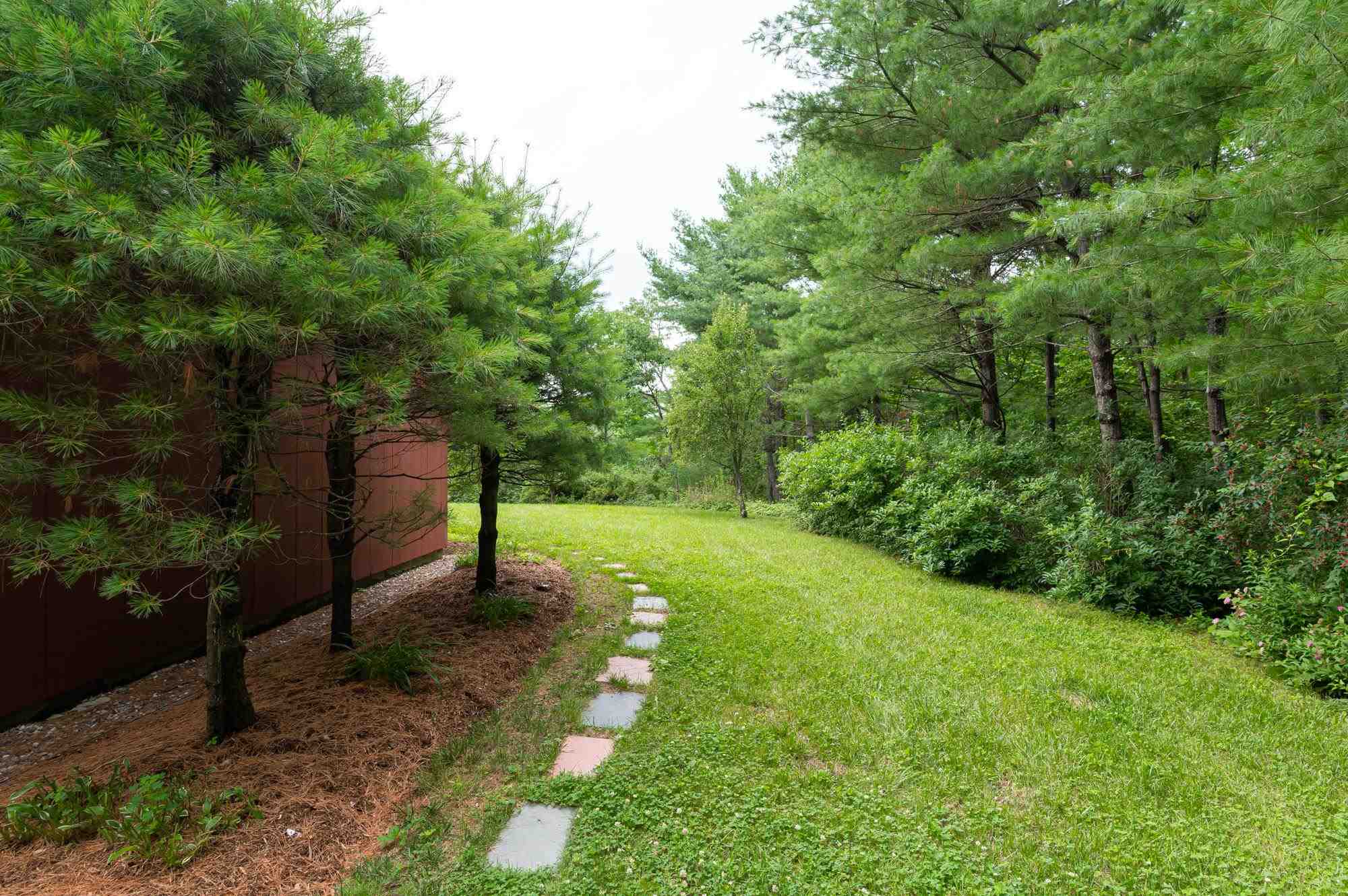 63 Hardy Road Bedford, NH 03110 - Photo 3 of 38