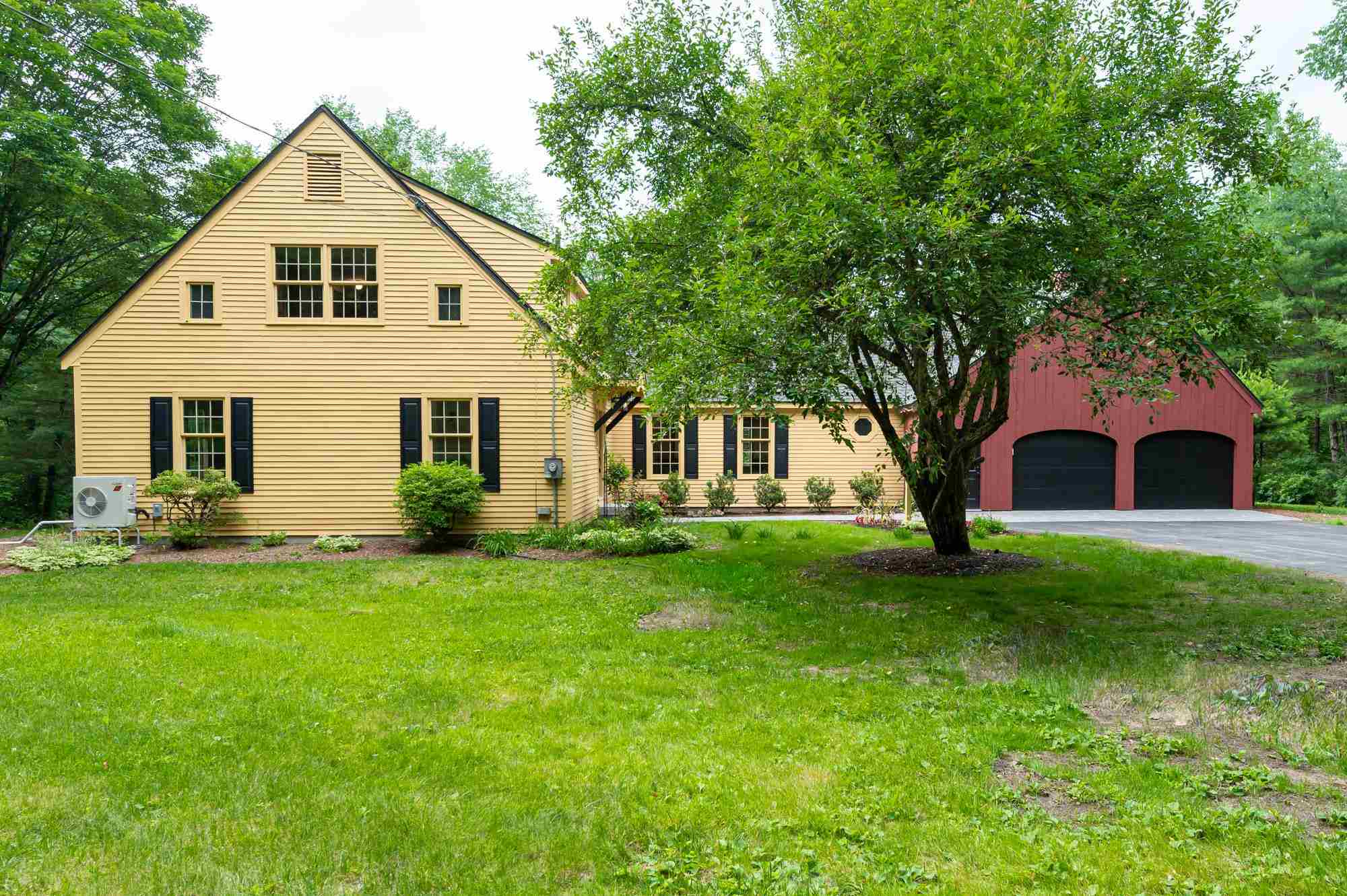 63 Hardy Road Bedford, NH 03110 - Photo 7 of 38