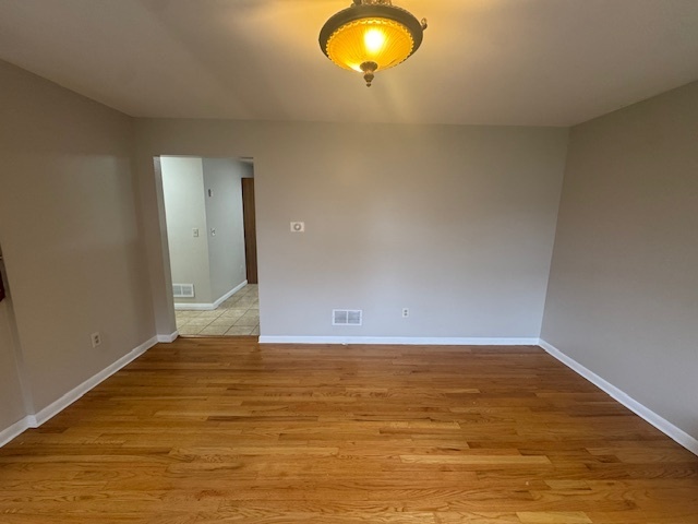 26 Albertson Road Hamden, CT 06514 - Photo 9 of 38 a view of room and window