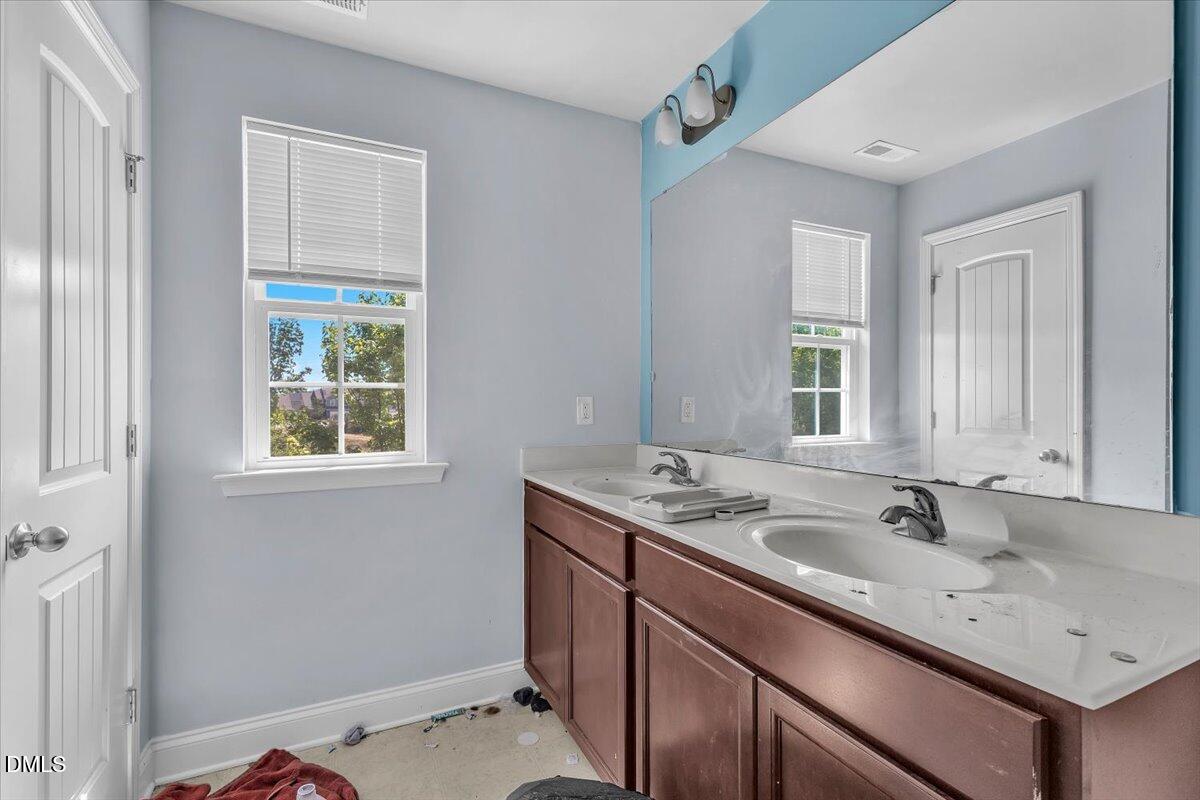 143 Dando Street Garner, NC 27529 - Photo 22 of 40 21-Final 143 Dando st Garner-RJREM-2361