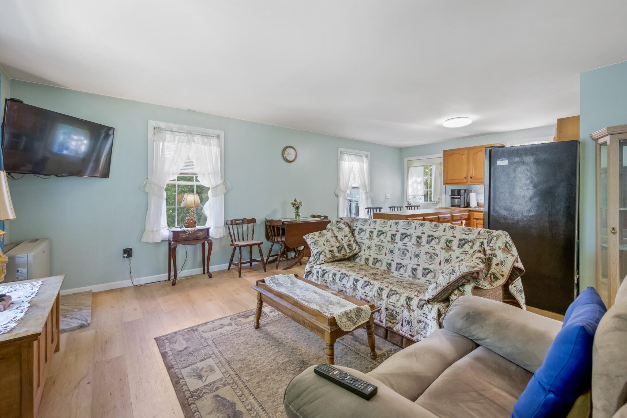 208 Upper Dedham Road Dedham, ME 04429 - Photo 14 of 56 Livingroom