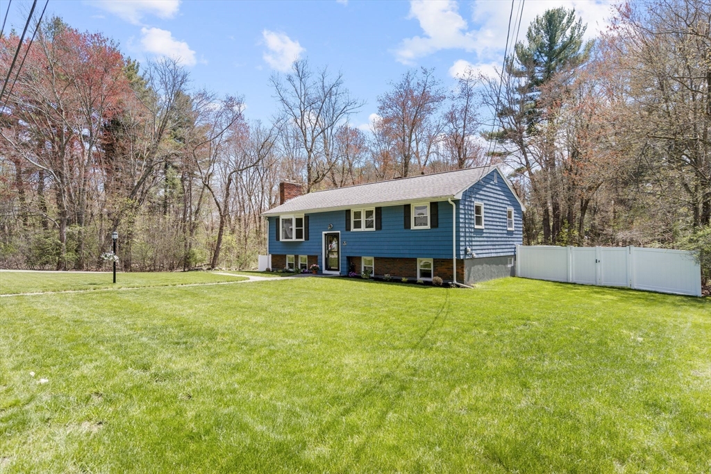 100 Partridge Road Billerica, MA 01821 - Photo 4 of 36 Gallery Image 4