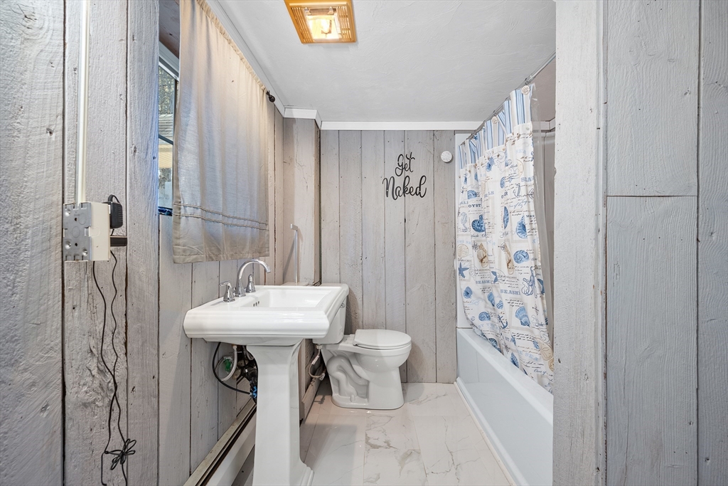 164 Turkey Hill Road Rutland, MA 01543 - Photo 18 of 30 a bathroom with a sink toilet and shower