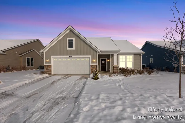 $499,900 | 2911 Isle Grand Drive, Belmont, MI 49306