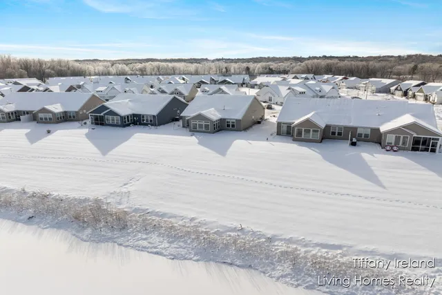 $499,900 | 2911 Isle Grand Drive, Belmont, MI 49306