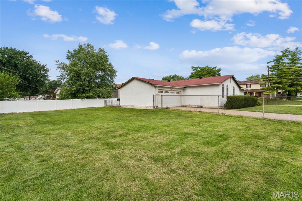 2801 Droste Road St. Charles, MO 63301 - Photo 3 of 31
