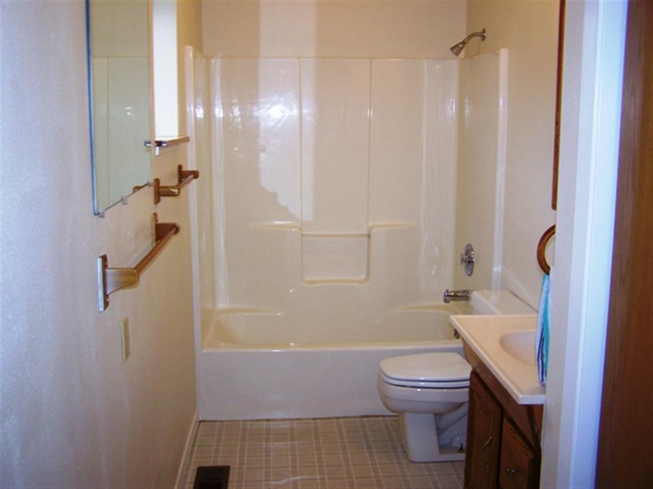 1823 North Flora Road Spokane Valley, WA 99016 - Photo 13 of 20 Gallery Image 13
