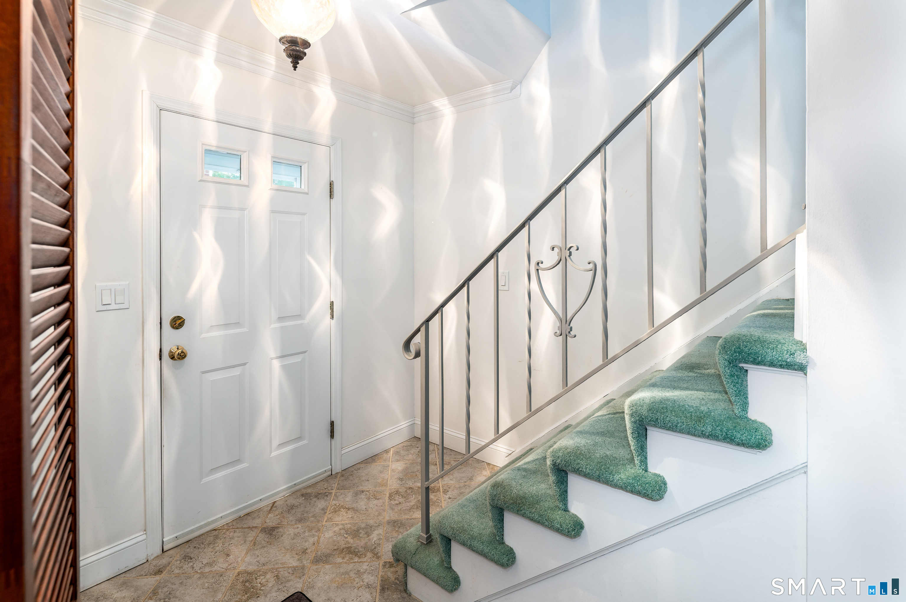 240 Wardwell Street, Unit 26 Stamford, CT 06902 - Photo 5 of 28 a view of entryway