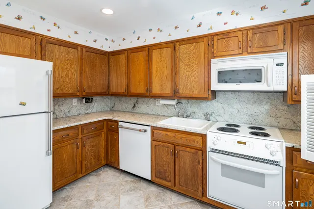 $370,000 | 240 Wardwell Street, Unit 26, Stamford, CT 06902