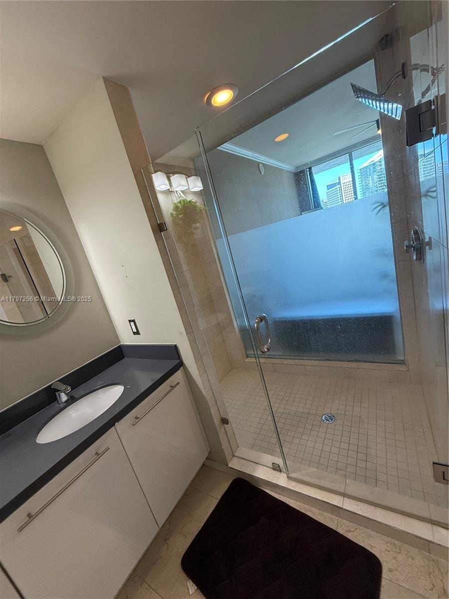 90 Southwest 3rd Street, Unit 3601 Miami, FL 33130 - Photo 17 of 49 a view of an entryway