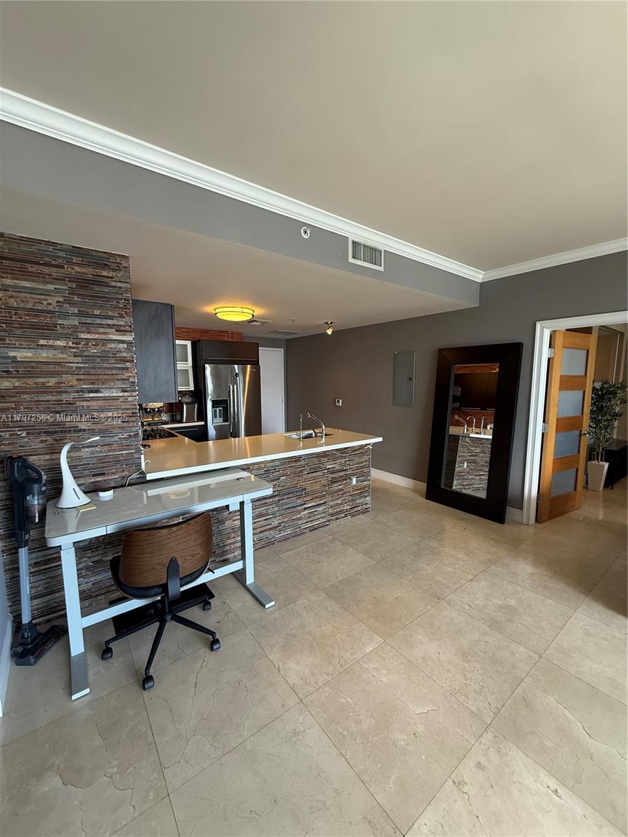 90 Southwest 3rd Street, Unit 3601 Miami, FL 33130 - Photo 20 of 49 a room with furniture