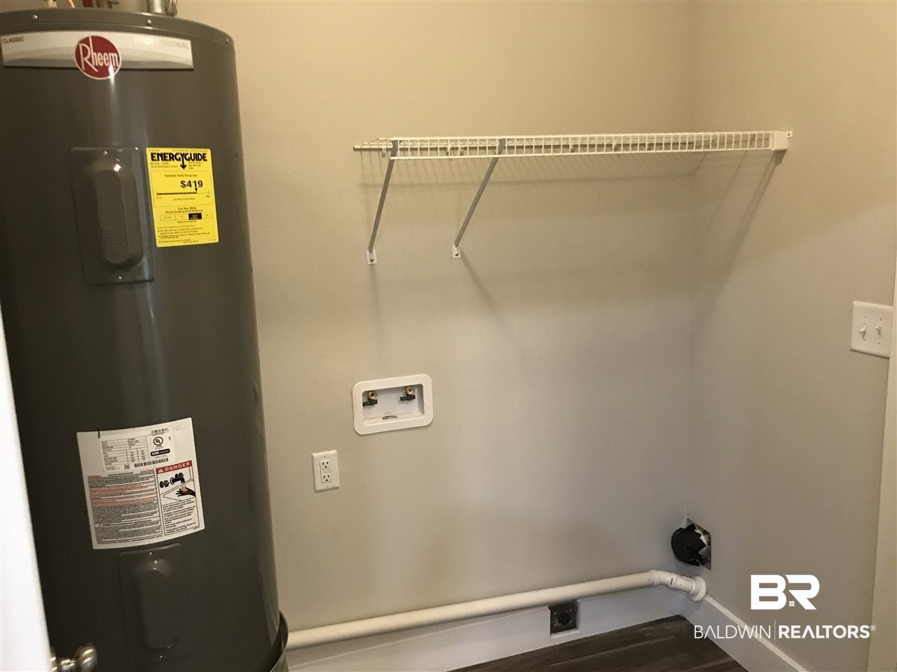 68 Steele Lane Loxley, AL 36551 - Photo 16 of 21 Laundry Room