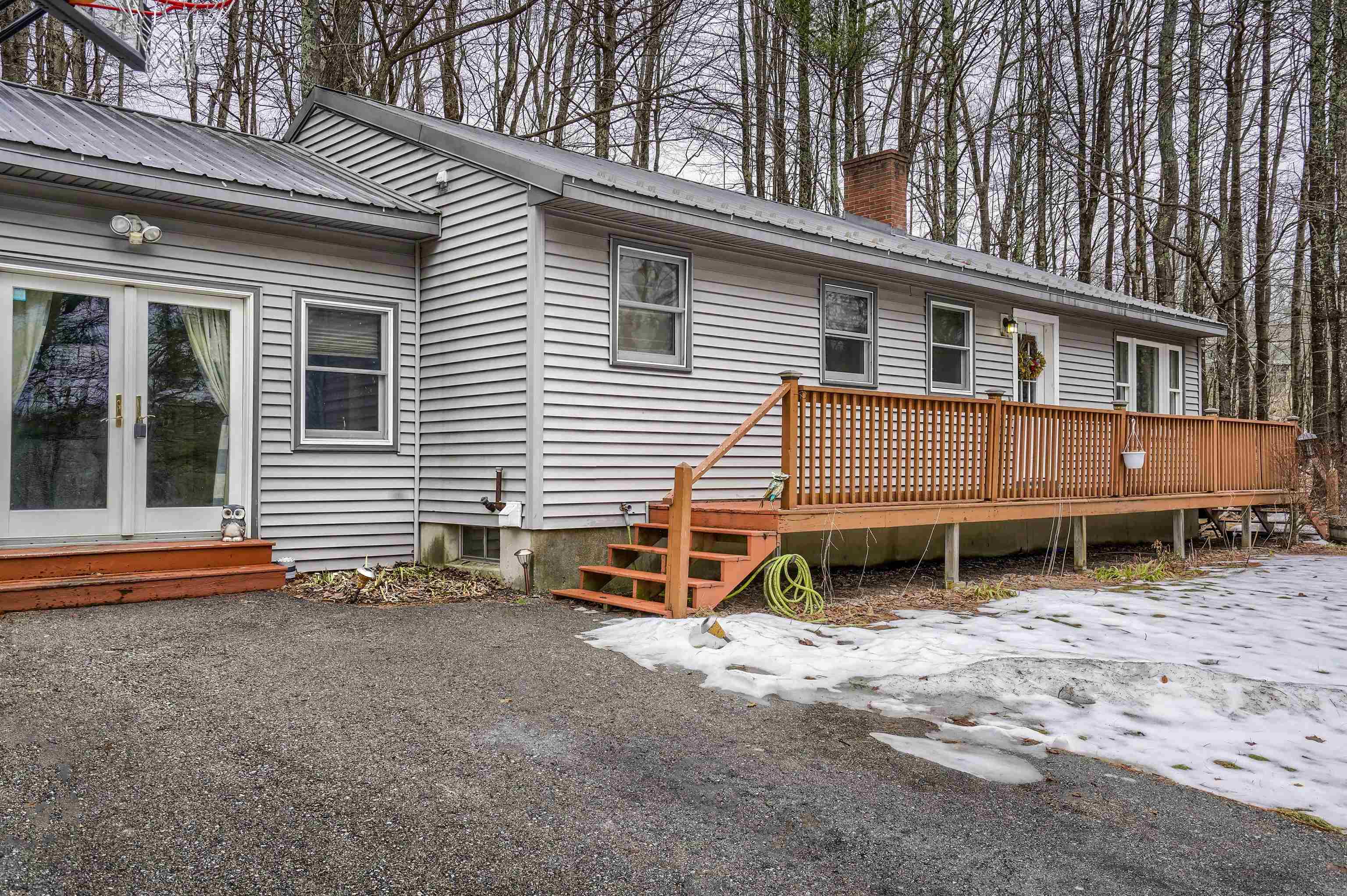 126 Abijah Bridge Road Weare, NH 03281 - Photo 3 of 32