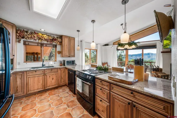 $1,175,000 | 100 Cheyenne Drive, Durango, CO 81303