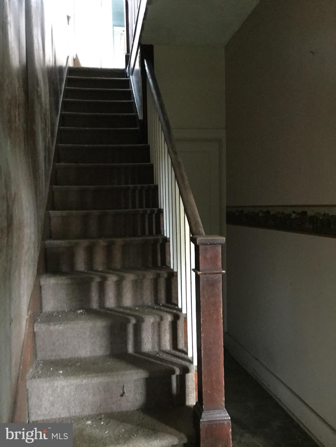 121 Cumberland Street Clear Spring, MD 21722 - Photo 11 of 38 2ND FLOOR STAIRWELL