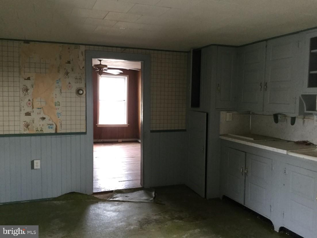 121 Cumberland Street Clear Spring, MD 21722 - Photo 19 of 38 2ND FLOOR KITCHEN