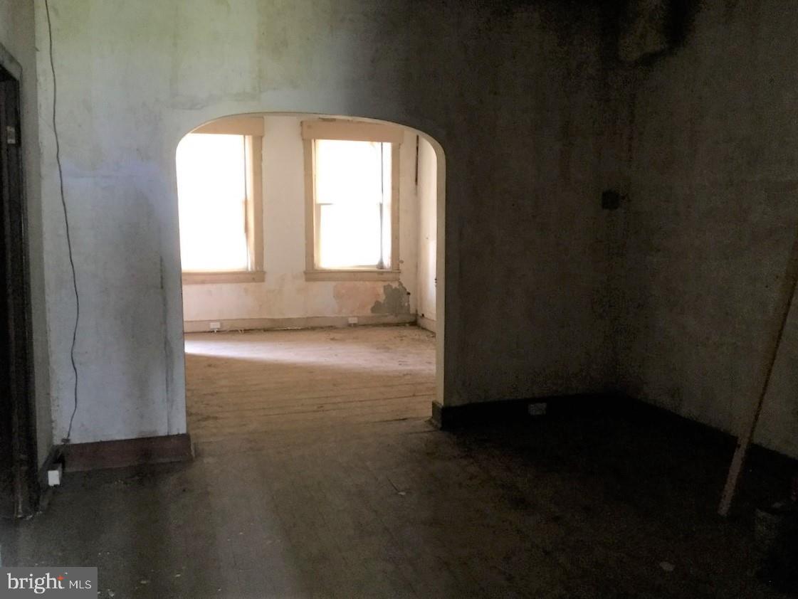 121 Cumberland Street Clear Spring, MD 21722 - Photo 9 of 38 MAIN FLOOR: 16X12