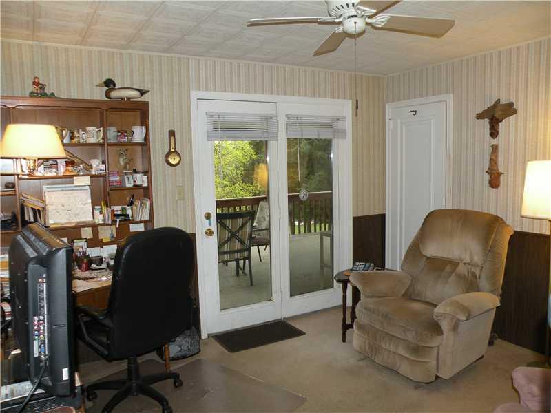 8602 Peebles Road Pittsburgh, PA 15237 - Photo 11 of 18 Family Room.