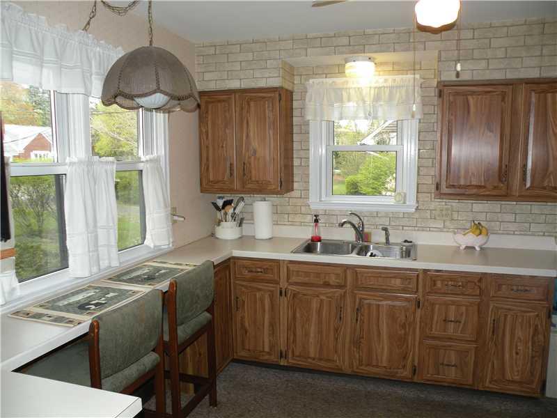 8602 Peebles Road Pittsburgh, PA 15237 - Photo 9 of 18 Kitchen.
