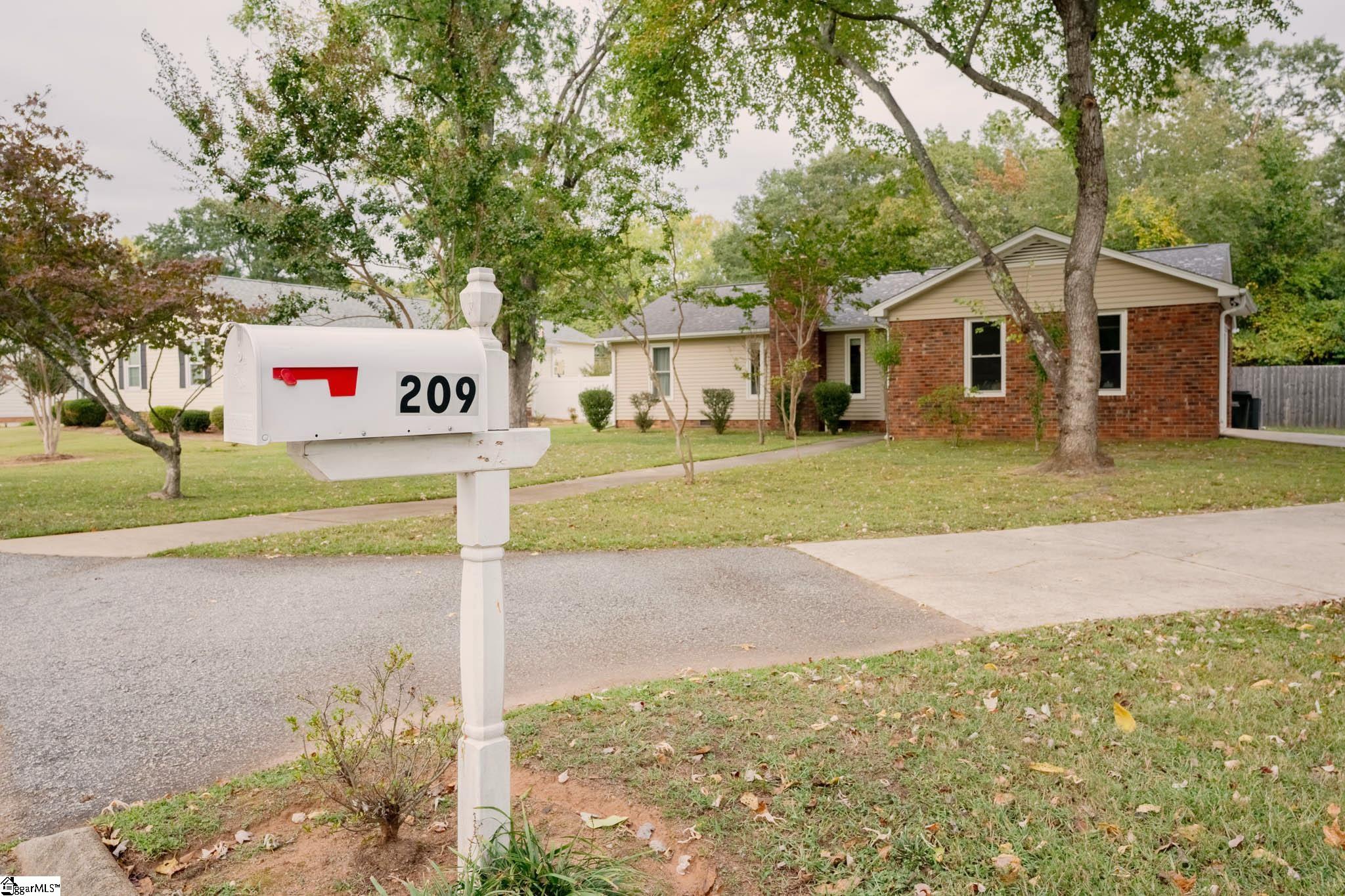 209 Governors Square Greer, SC 29650 - Photo 3 of 30
