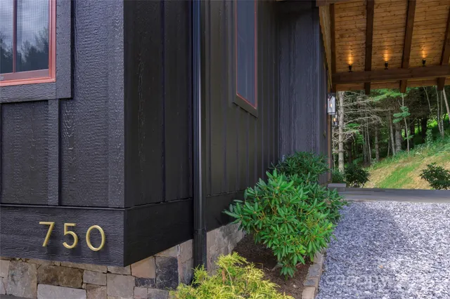 a view of a street sign in front of building