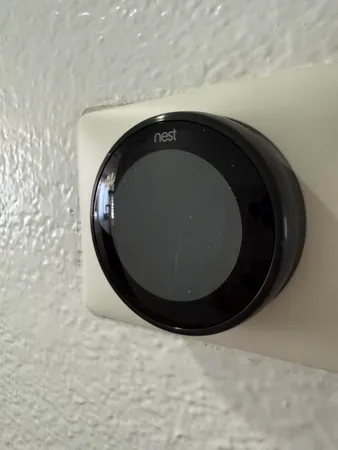 a view of utility room