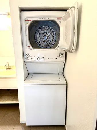 a view of backyard of the house