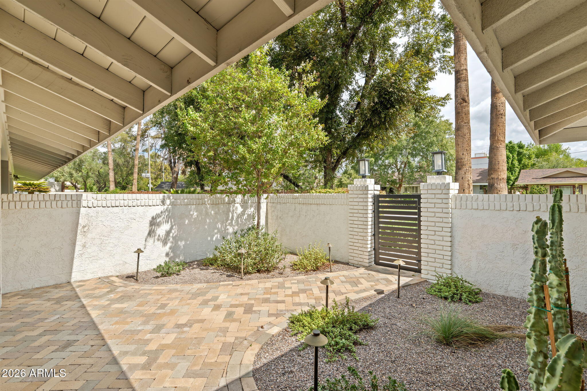319 West Ocotillo Road Phoenix, AZ 85013 - Photo 5 of 54 7-web-or-mls-DSC_1007