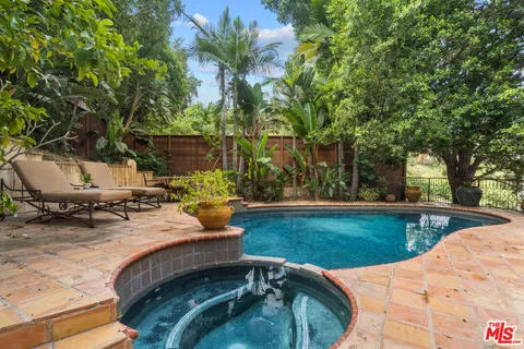 $2,199,000 | 2695 La Cuesta Drive, Los Angeles, CA 90046