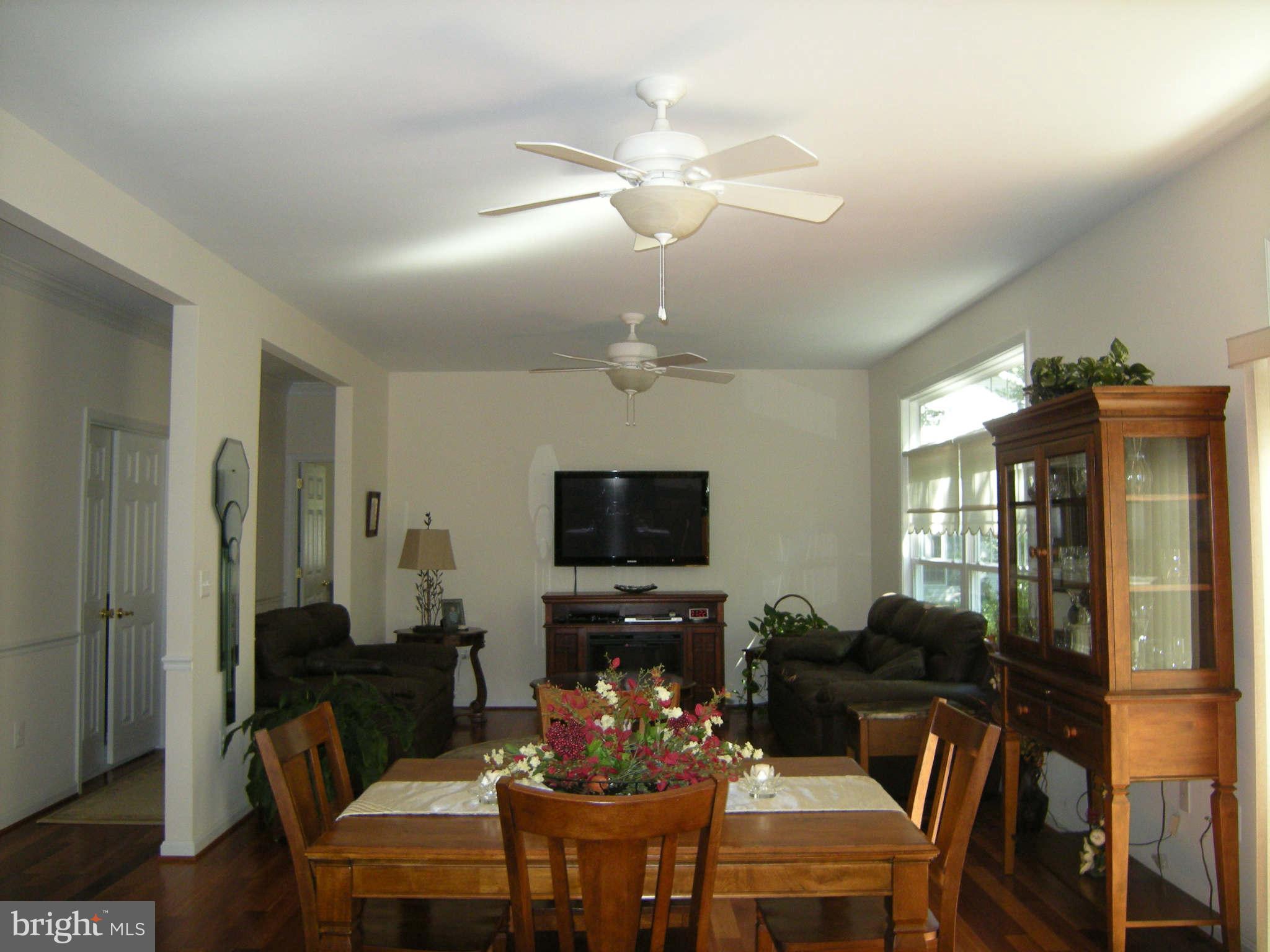 5147 Chalk Point Road West River, MD 20778 - Photo 9 of 28 Living Room