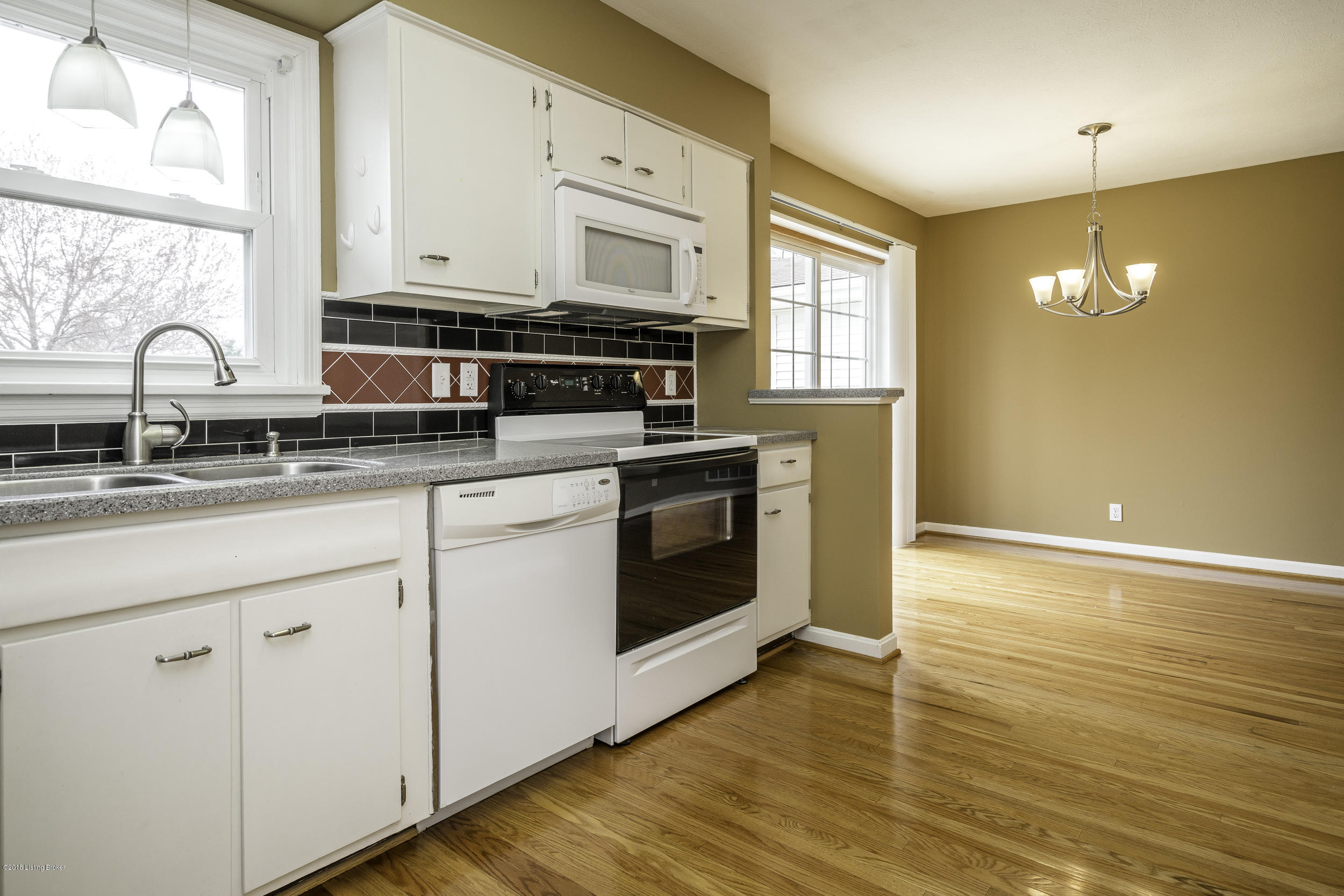 8214 Delido Road Louisville, KY 40219 - Photo 14 of 53 13
