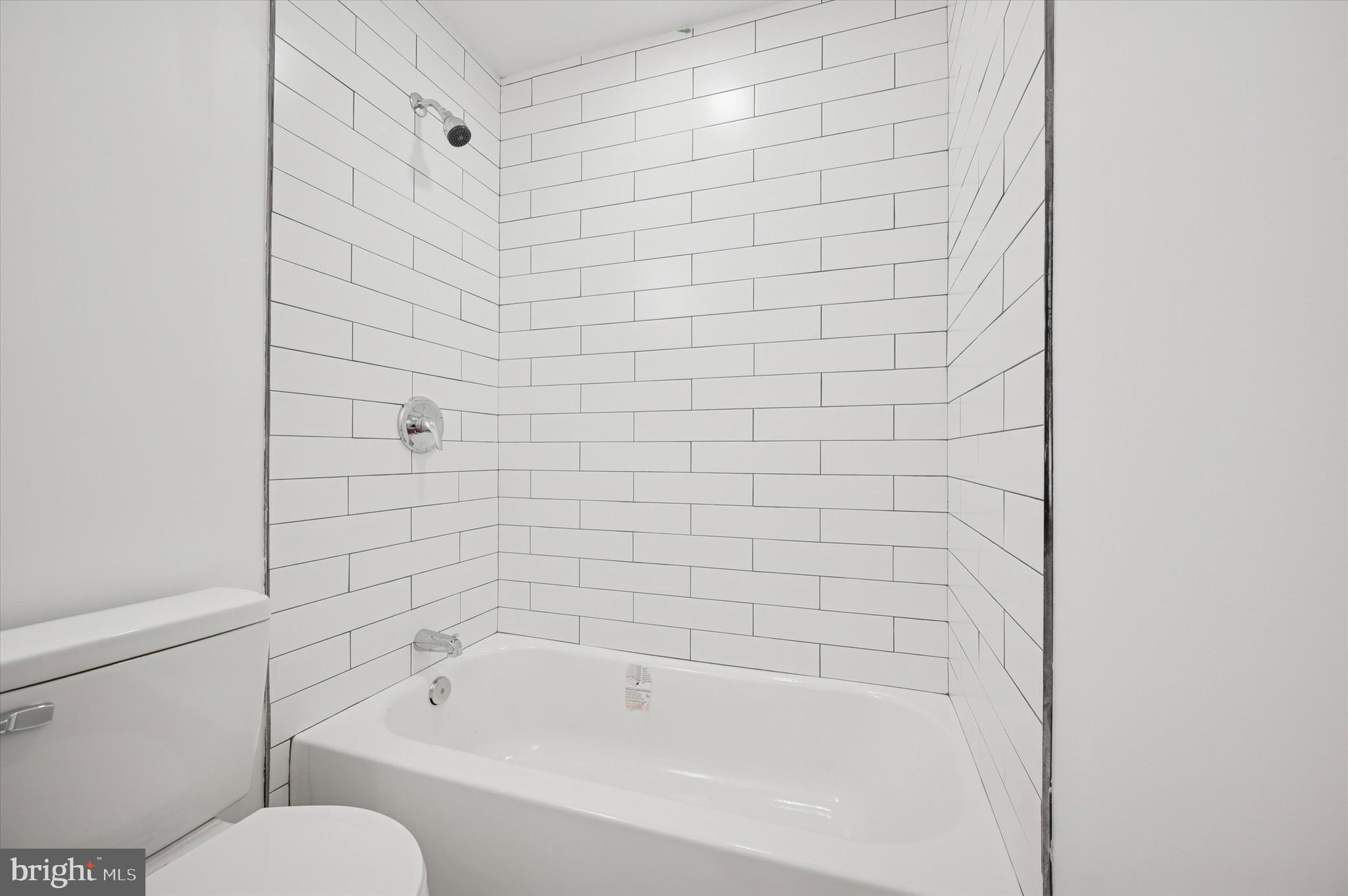 4926 West Thompson Street, Unit 2 Philadelphia, PA 19131 - Photo 4 of 21 BATHROOM