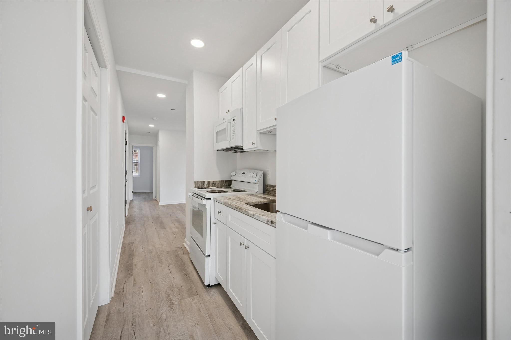 4926 West Thompson Street, Unit 2 Philadelphia, PA 19131 - Photo 8 of 21 KITCHEN