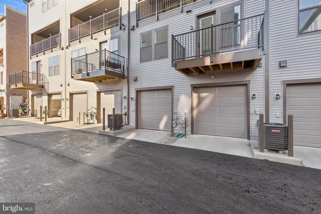 $609,999 | 107 East Cromwell Street, Unit 2005, Baltimore, MD 21230