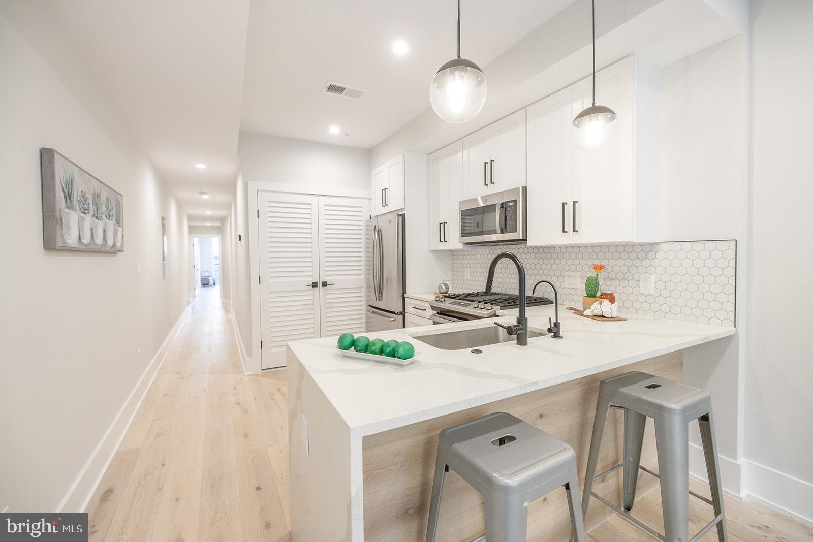 2244 Ontario Road Northwest, Unit 3 Washington, DC 20009 - Photo 7 of 30