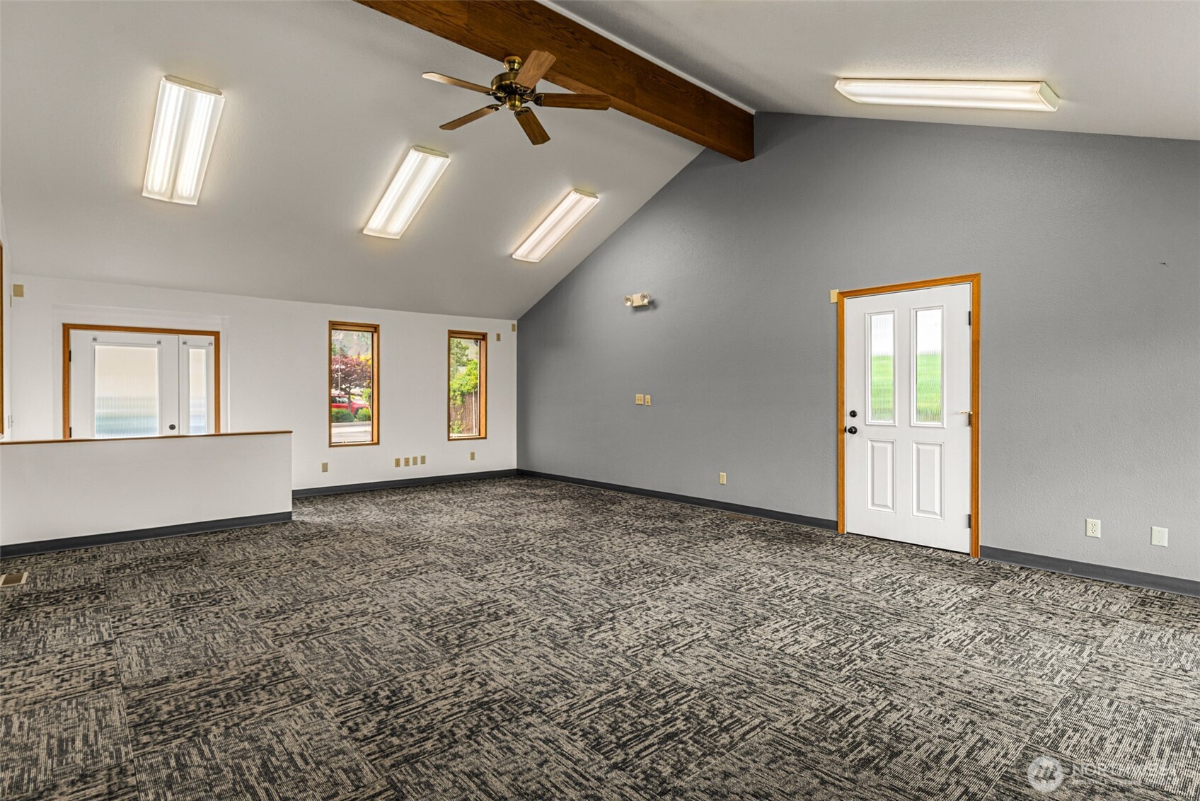 710 North Miller Street Wenatchee, WA 98801 - Photo 15 of 33 a view of an empty room with windows
