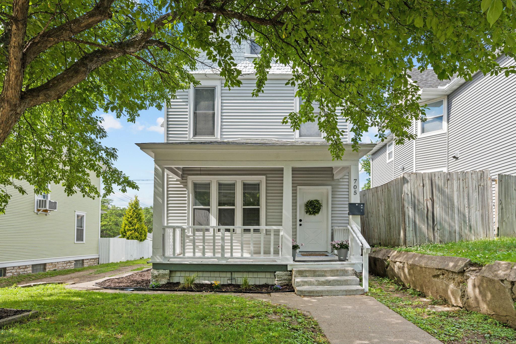 705 Sims Avenue St. Paul, MN 55106 - Photo 2 of 37
