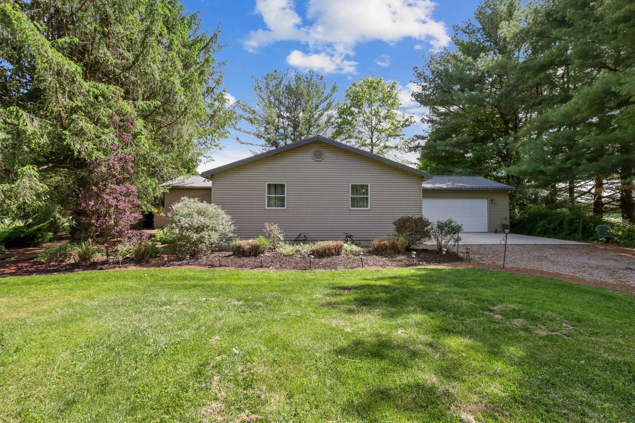 18040 Johnson Road Southeast Heath, OH 43056 - Photo 1 of 51 4-web-or-mls-0V3A8223