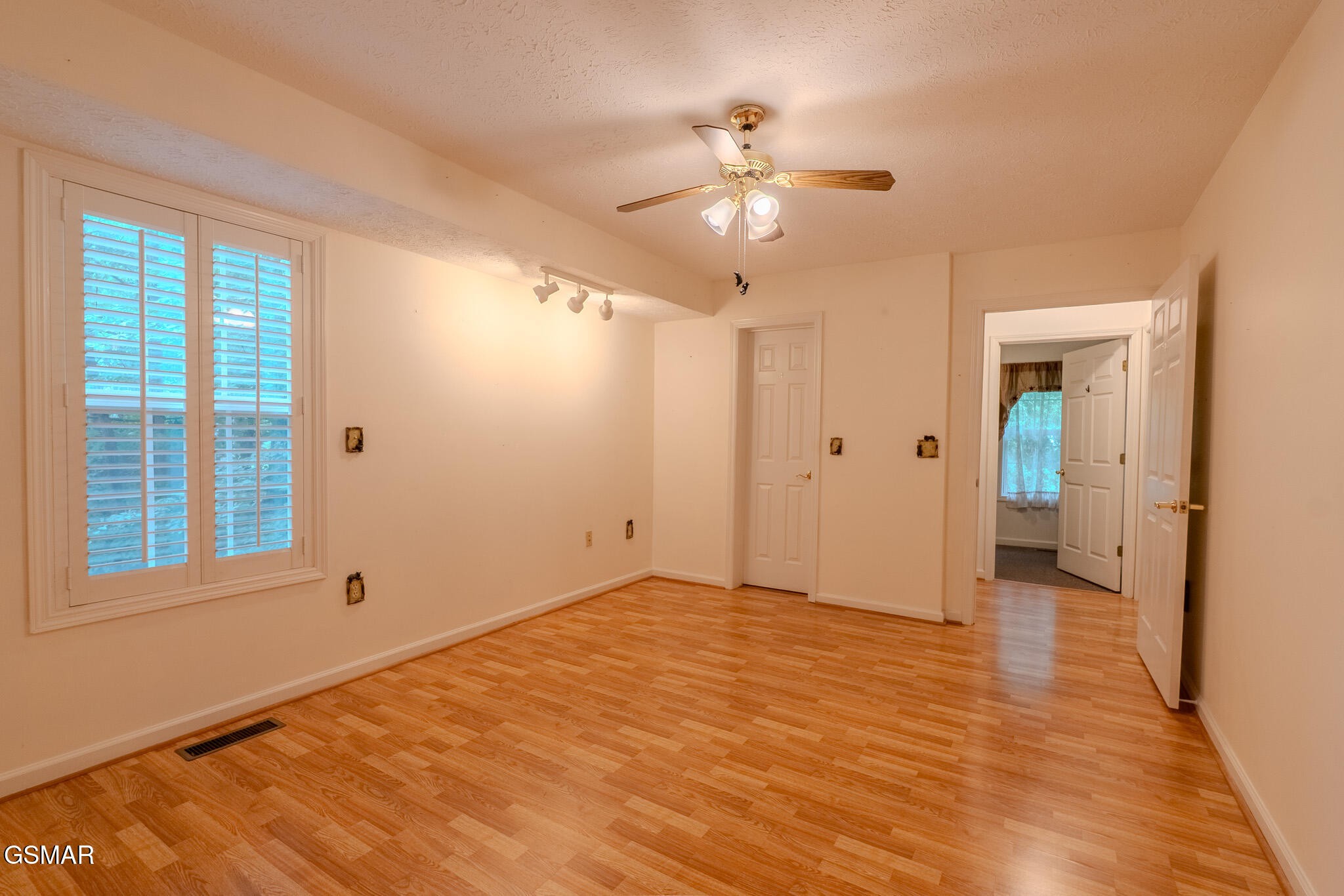 4802 Rhododendron Cosby, TN 37722 - Photo 16 of 52 Gallery Image 16