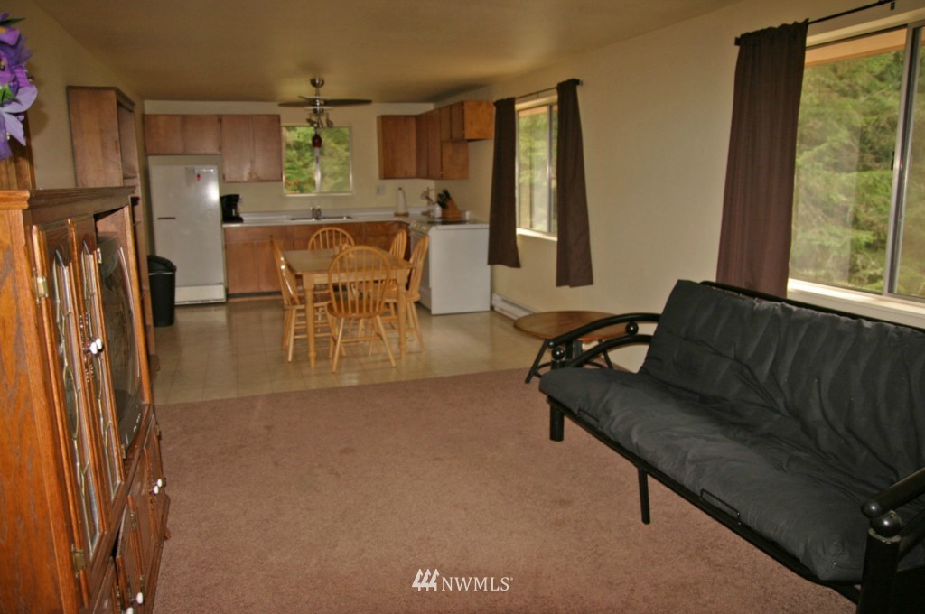 8417 Southeast View Park Road Port Orchard, WA 98367 - Photo 12 of 15 Gallery Image 12