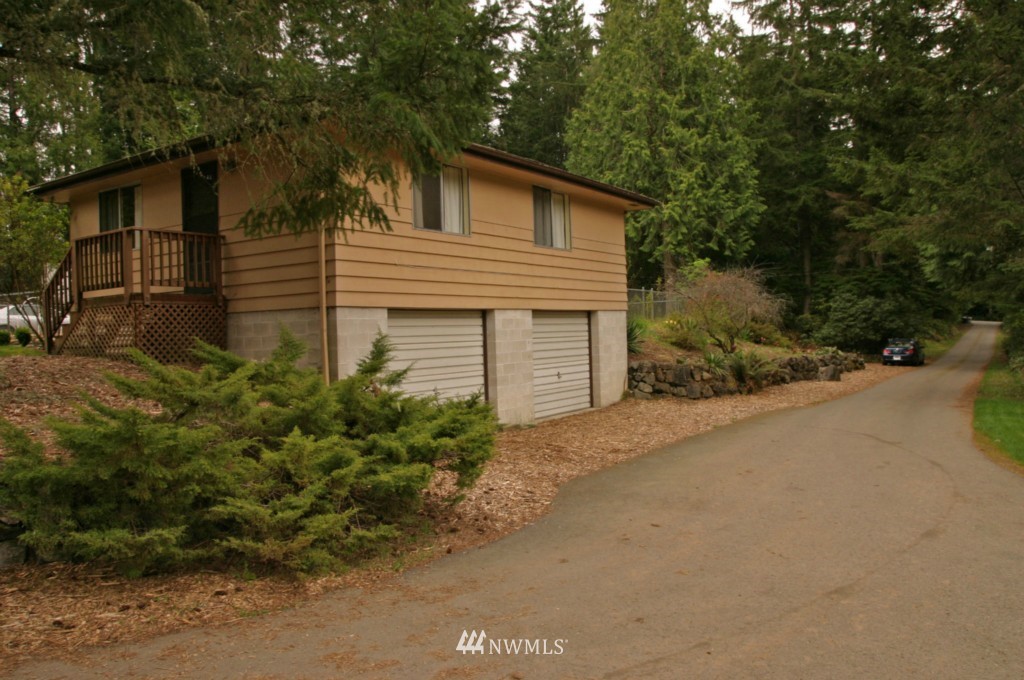 8417 Southeast View Park Road Port Orchard, WA 98367 - Photo 3 of 15 Gallery Image 3